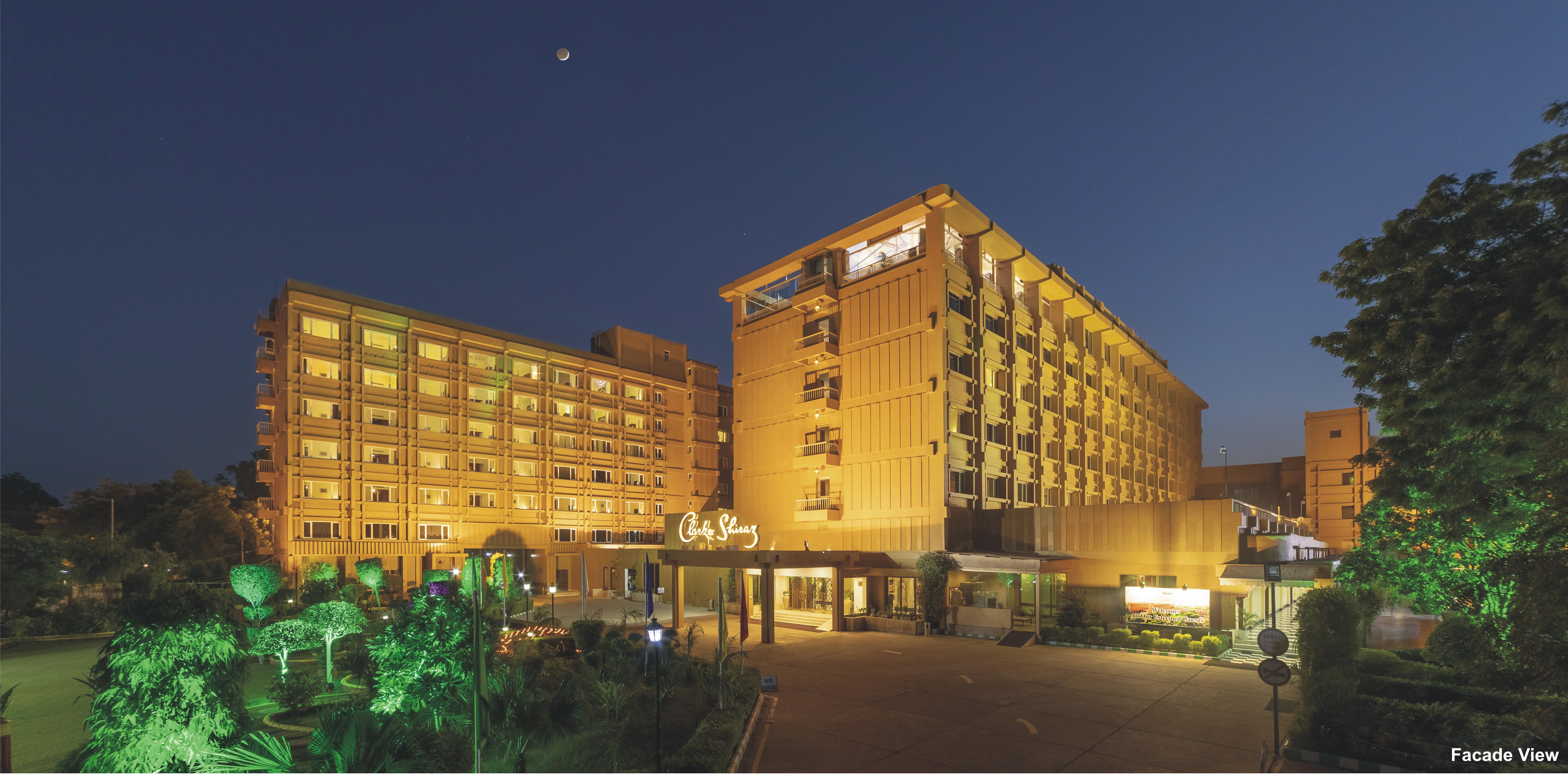 Hotel Clarks Shiraz Агра Екстериор снимка